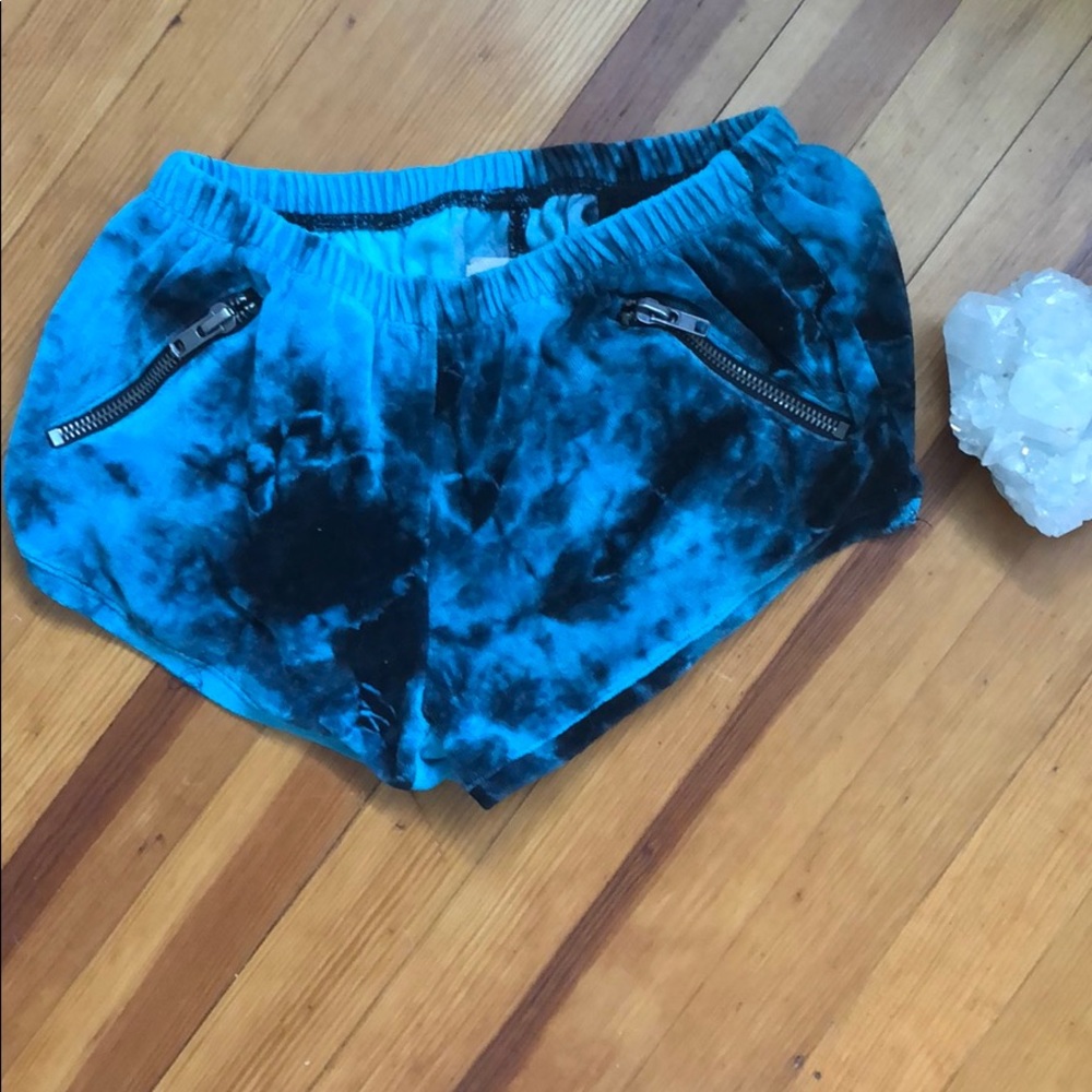 Chaser tie dye medium shorts